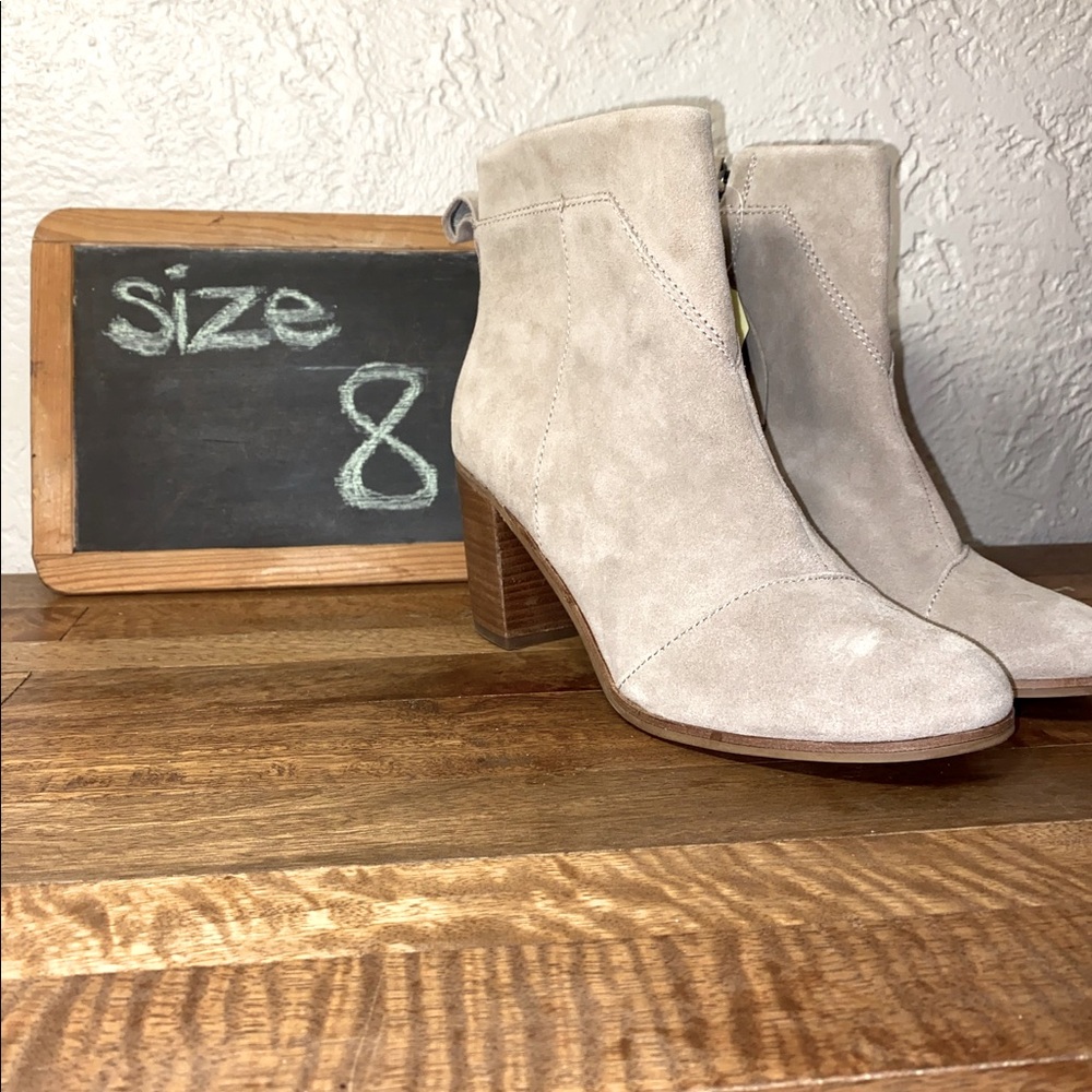 NWT TOMS Booties size 8
